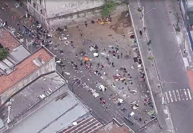 Prefeitura de São Paulo constrói muro e separa pedestres de usuários de drogas da Cracolândia | Foto: Reprodução