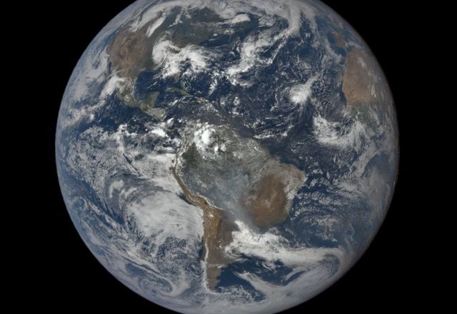 Nesta semana, o presidente Luiz Inácio Lula da Silva (PT) e a ministra do Meio Ambiente e Mudança do Clima, Marina Silva, assinaram um decreto que cria o Comitê Nacional de Manejo Integrado do Fogo | Equipe NASA EPIC