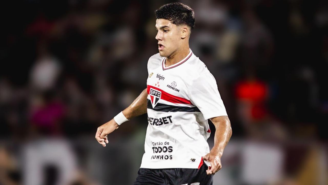 Imagem da notícia: Jogador do São Paulo atropela e mata idoso em Barueri Imagem da notícia: Jogador do São Paulo atropela e mata idoso em Barueri