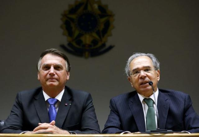 o presidente Jair Bolsonaro e o ministro Paulo Guedes