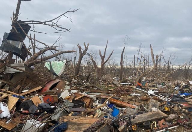 objetos destruídos por causa de um tornado