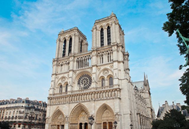 Reconstrução da catedral de Notre-Dame l Foto: pexels
