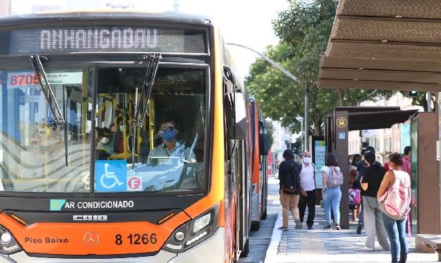 Tarifa de ônibus sobe 13,6% e chega a R$ 5 em São Paulo