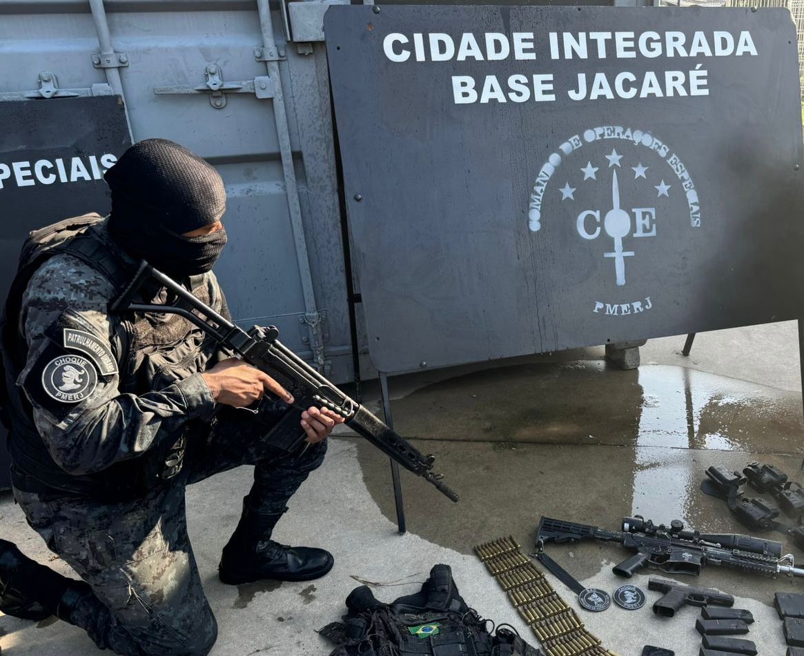 Polícia realiza operacao em manguinhos