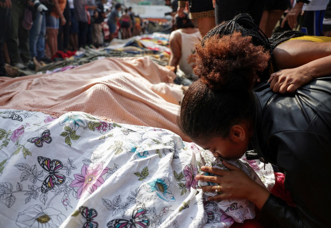 Moradores retiraram mais de 60 corpos de mata após operação policial mais letal da história do Rio de Janeiro | REUTERS/Ricardo Moraes
