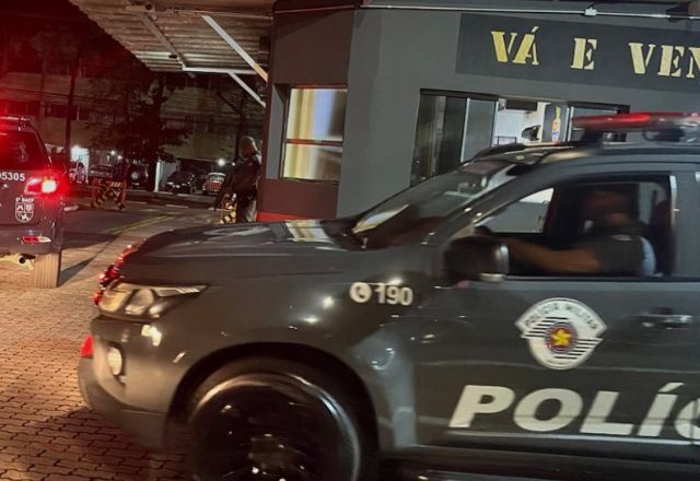 Na operação, foram apreendidos quatro carros de luxo, além de documentos, computadores e dispositivos de armazenamento de dados | MPSP/Divulgação