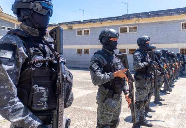 Polícias penais fazem pente-fino em busca de celulares do crime organizado em 51 presídios