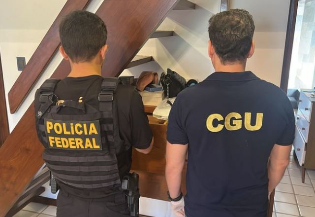 PF e CGU na Operação Outside, em Patos (PB), que apura desvio de recursos. (Crédito: Divulgação/PF)