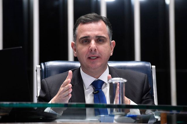 Pacheco diz que valor proposto no Orçamento ao fundo eleitoral "é um exagero"