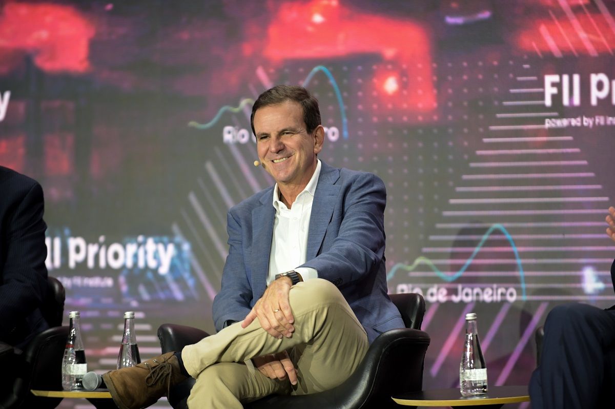 Prefeito do Rio, Eduardo Paes, participa do FII Priority, com empresários do Golfo. Divulgação/FII