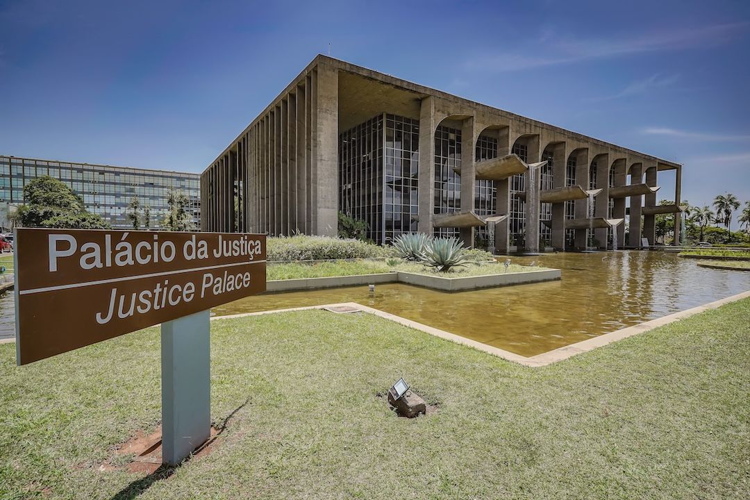 Ministério da Justiça investiga propaganda de bets na CazéTV