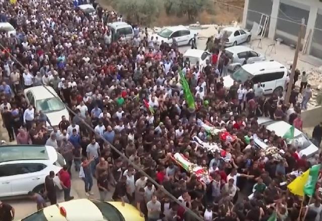 palestinos caminhando