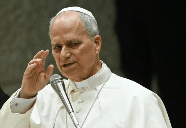 Papa Leão pede que Trump busque saída para encerrar guerra com o Irã