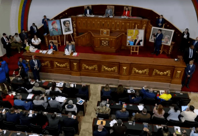 Parlamento da Venezuela aprova reforma da lei petrolífera