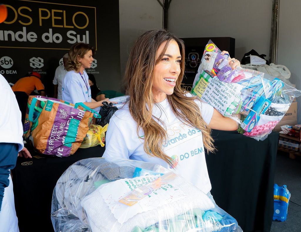 Patricia Abravanel recebeu pessoalmente doações para vítimas das chuvas no Rio Grande do Sul. | Lourival Ribeiro/SBT