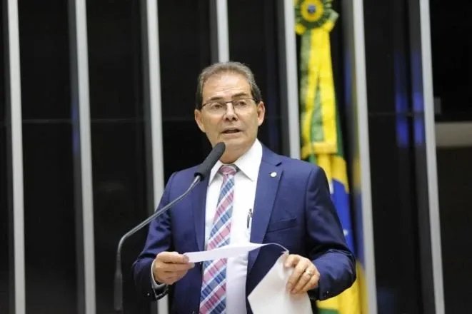  Bolsonaro preso: Relator do PL da Dosimetria diz que oposição deve abrir mão de anistia irrestrita para acelerar votação