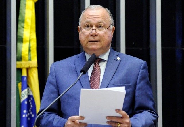 Paulo Azi assume CCJ, a comissão mais importante da Câmara Paulo Azi assume CCJ, a comissão mais importante da Câmara
