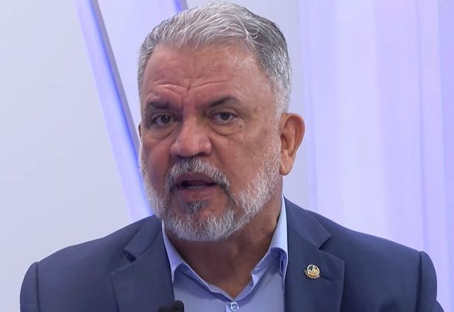 O senador Sérgio Petecão (PSD-AC) falou sobre diferentes temas em entrevista ao SBT News, incluindo ainda, por exemplo, o preço das passagens aéreas | SBT News
