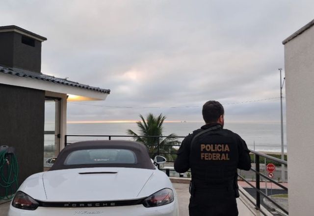 Polícia apreende carro de luxo porsche em operação | Reprodução/PF