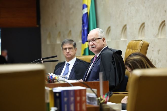 O procurador-geral Paulo Gonet (esq.) e o presidente do STF, ministro Edson Fachin (dir.), durante sessão plenária | Luiz Silveira/STF
