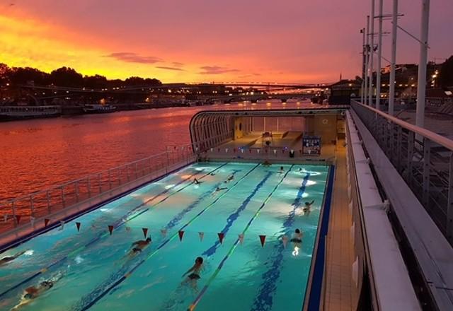 piscina em paris