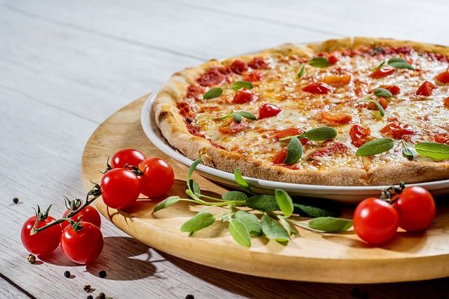 Golpe da pizza atrai vítimas com promoções falsas nas redes sociais Golpe da pizza atrai vítimas com promoções falsas nas redes sociais