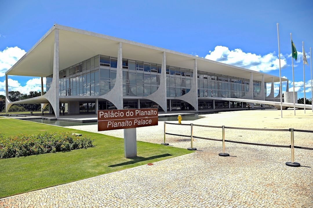 Imagem da notícia: Brasil chama taxa dos EUA por trabalho forçado de “absurdo” Imagem da notícia: Brasil chama taxa dos EUA por trabalho forçado de “absurdo”