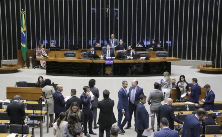 Câmara aprova novas regras para desconto de mensalidades em benefícios do INSS