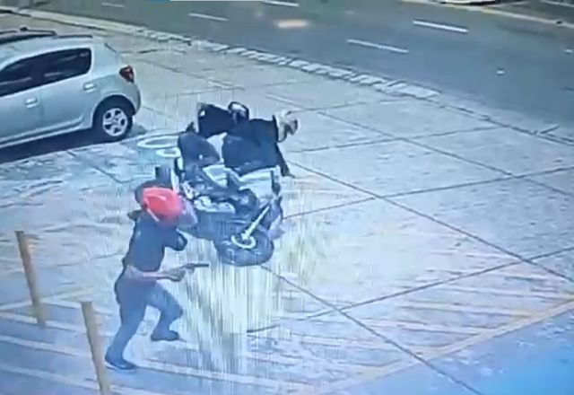 Troca de tiros entre PMs e criminosos no Morumbi | Reprodução