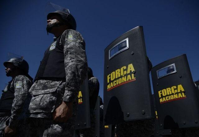 Policiais da Força Nacional segurando escudos e prontos para a defesa. Tropa vai atuar em terras indígenas no Mato Grosso do Sul | Reprodução