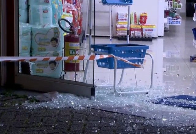 PM de folga reage a assalto e mata ladrão em farmácia de SP | Reprodução