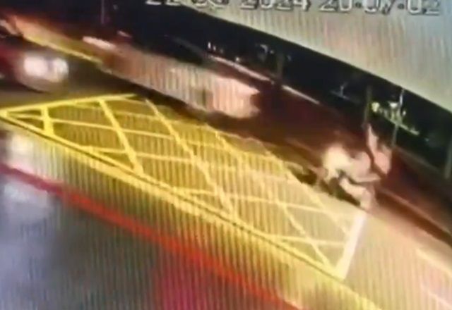 Outro motorista de Porsche atropela, mata entregador e foge 