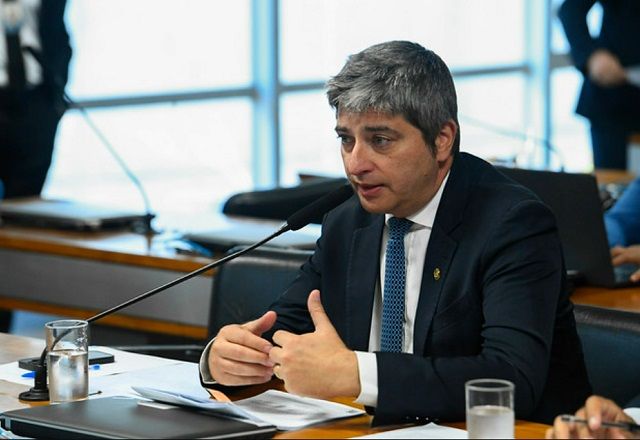 "A ampliação da transparência na gestão dos recursos públicos é uma medida que se impõe", disse o senador Carlos Portinho (PL-RJ) | Marcos Oliveira/Agência Senado