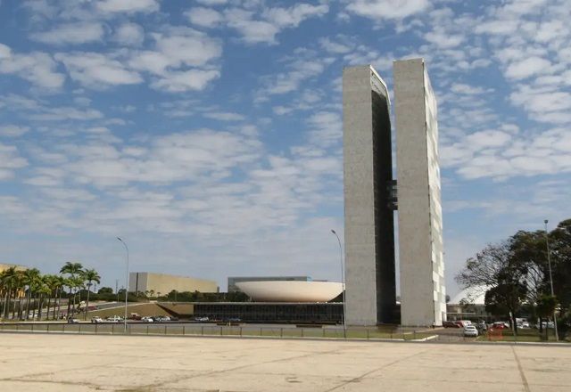 Ministério da Justiça e governo do DF vão assinar protocolo de segurança para o próximo 8/1