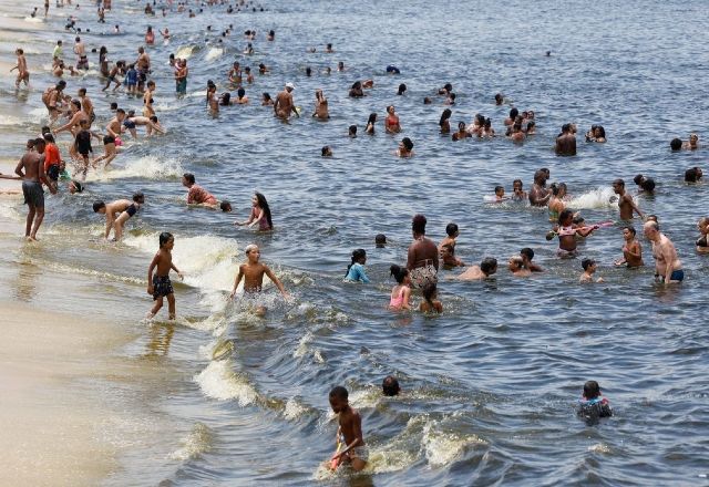 Verão começa neste domingo com sol e calor acima da média