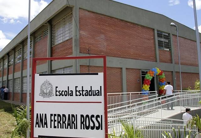 prédio de escola estadual de São Paulo