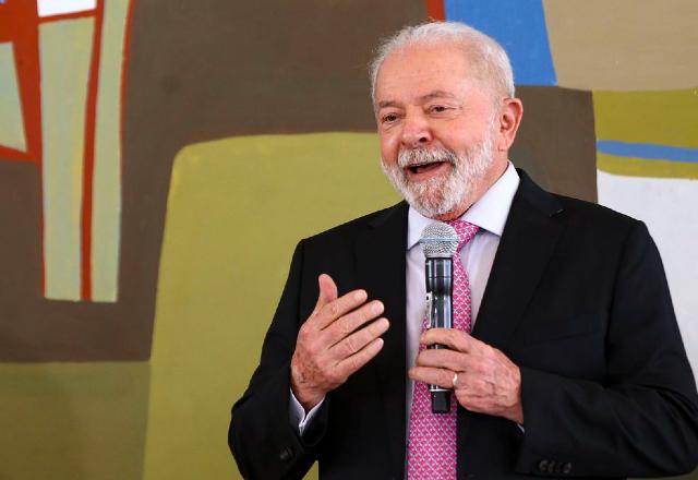 Presidente Lula se reúne com comandantes das Forças Armadas Presidente Lula se reúne com comandantes das Forças Armadas