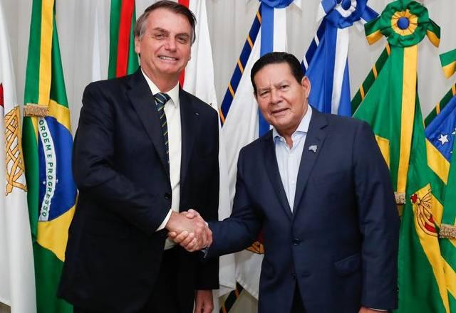 presidente bolsonaro e vice Mourão na posse em 2020