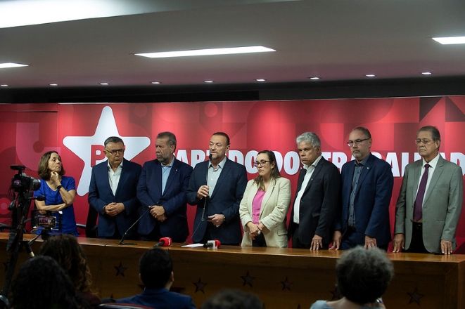 Os presidentes dos partidos PT, PSB, PDT, PCdoB, PSOL, PV, Rede e Cidadania durante encontro em Brasília | Anderson Barbosa/PT