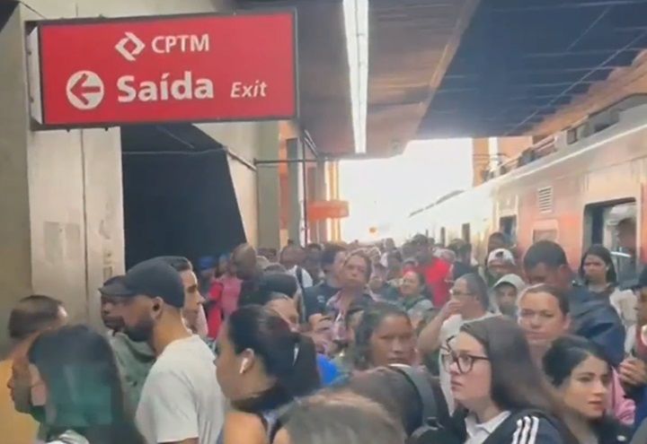 Descarrilamento de trem afeta linhas da CPTM em São Paulo