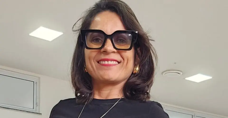 Professora baiana é aplaudida por alunos após acertar tema da redação do Enem
