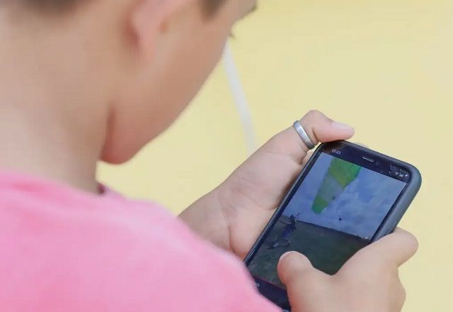 Segundo a proposta, fica proibido o uso de aparelhos eletrônicos portáteis pessoais por estudantes durante a aula, o recreio ou intervalos entre as aulas | Isac Nóbrega/PR