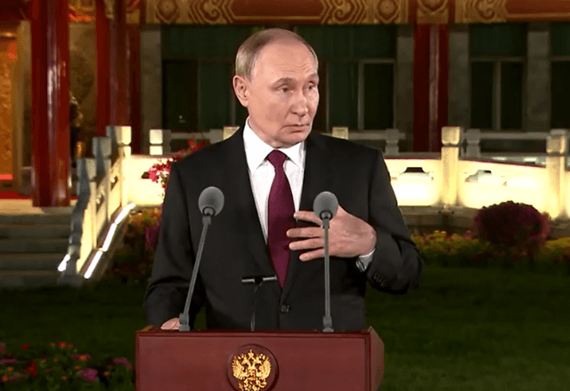 Putin diz que está pronto para se encontrar com Zelenskiy se ele for a Moscou. | Reprodução/Reuters