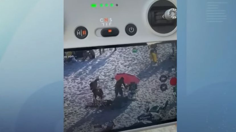 Drones usados pela polícia do Rio flagram quadrilha escondendo drogas na areia da praia de Ipanema | Reprodução