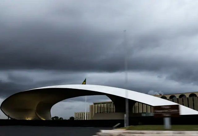 Lula vai participar de celebração ao Dia do Exército no QG em Brasília Lula vai participar de celebração ao Dia do Exército no QG em Brasília