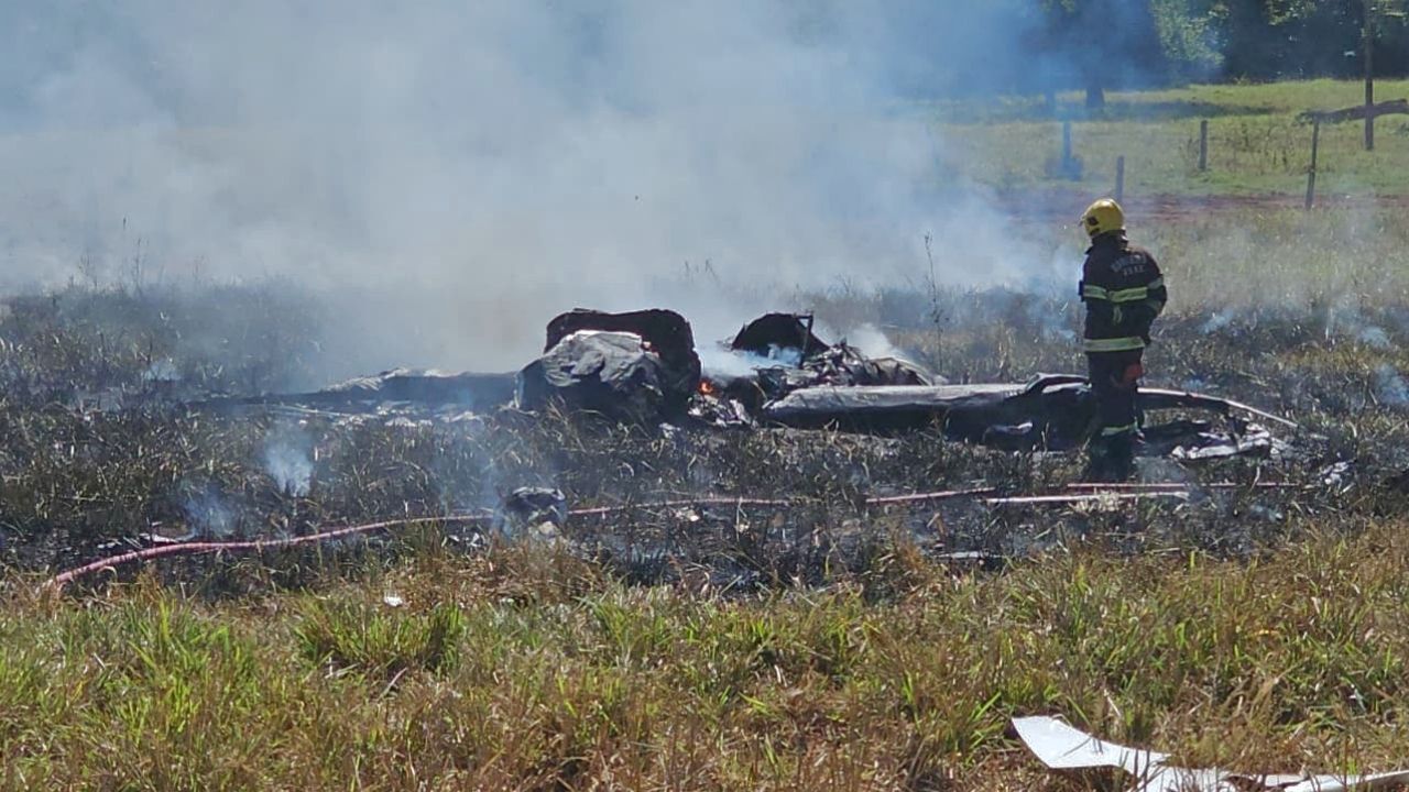 Queda de avião de pequeno porte deixa piloto ferido em Goiás
