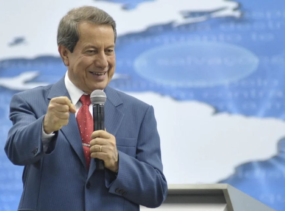 Pastor R.R. Soares pede autorização para visitar Bolsonaro