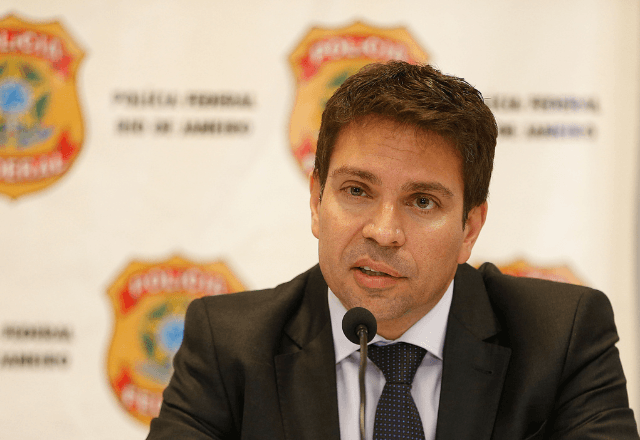 Alexandre Ramagem em coletiva à imprensa quando ainda delegado da PF, em 2017 | Reprodução Tomaz Silva/Agência Brasil