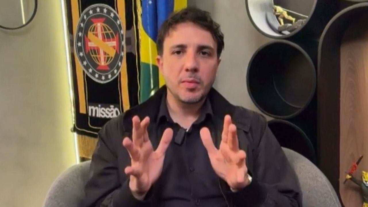 Renan Santos nega ser 3ª via e diz que vai substituir Flávio