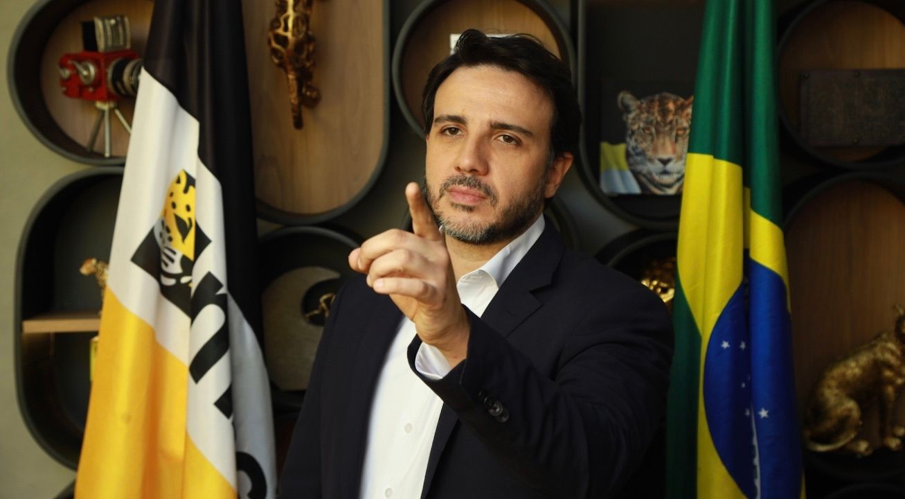 Missão diz que filiação de Flávio ao partido foi fraudulenta